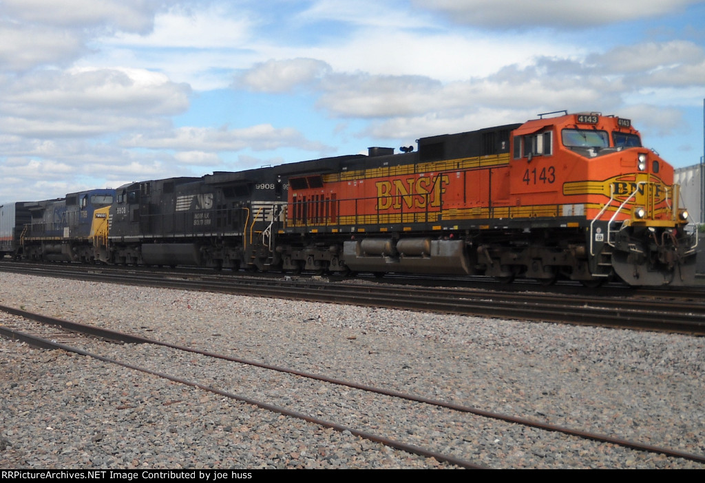 BNSF 4143 East